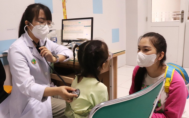 TP.HCM cảnh báo gia tăng bệnh lây nhiễm qua đường hô hấp sau Tết Nguyên đán - Ảnh 2.