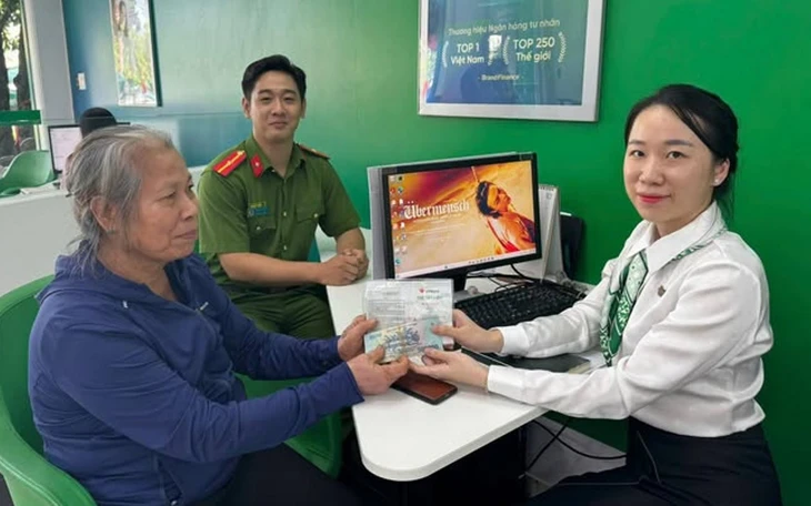 Bắt người giả danh công an kiểm tra giấy tờ nữ sinh viên, ép nhậu say đưa vào khách sạn hiếp dâm - Ảnh 3.