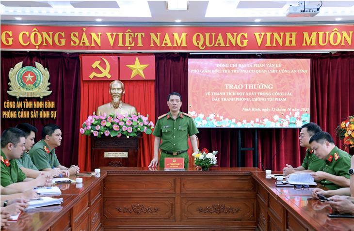 Bắt nhóm người từ Đồng Nai, Lâm Đồng, Gia Lai ra Ninh Bình mở 'xưởng' làm vàng giả bán khắp nơi - Ảnh 3.