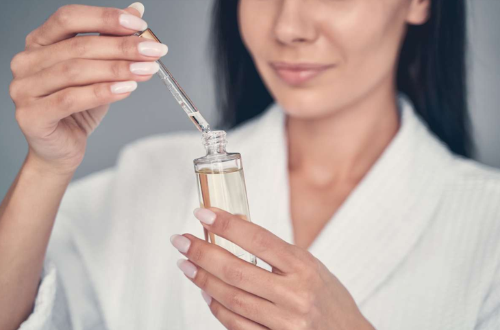 Botox dầu tự chế có thật sự giúp da không còn nếp nhăn? - Ảnh 1.