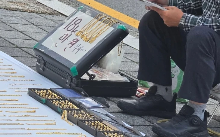 'Khỉ trắng' trên đỉnh Ông Rồng hóa ra là... chó cò - Ảnh 5.