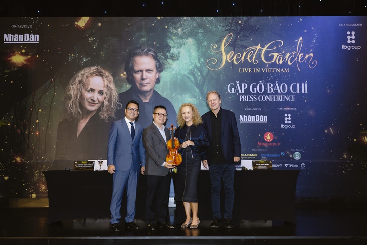 Ban nhạc Secret Garden: mỗi lần diễn trên sân khấu vẫn hồi hộp, lo lắng như lần đầu đưa con đi học - Ảnh 3. Secret Garden - Ảnh 3.