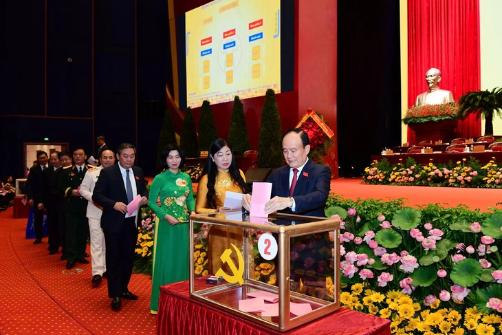 Danh sách 17 người được bầu vào Ban Thường vụ Thành ủy Hà Nội khóa XVIII - Ảnh 2.