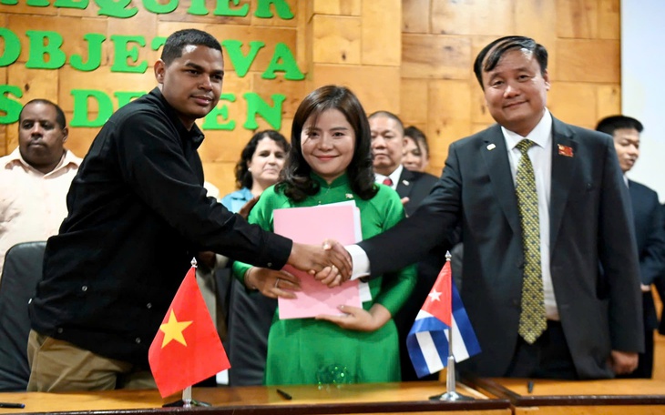 Một trường cao đẳng tặng học bổng tỉ đồng cho sinh viên Cuba- Ảnh 4.