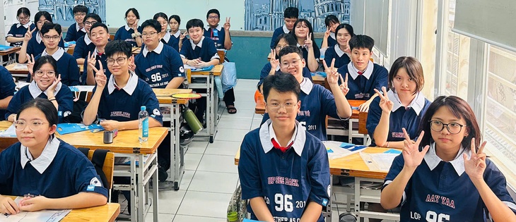 Tuyển sinh lớp 10 ở TP.HCM: Sẽ công bố đề minh họa cuối tháng 10 - Ảnh 1.