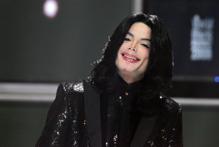 Ca sĩ hưởng hơn 1.700 tỉ đồng từ gia tài của Michael Jackson là ai? - Ảnh 2.
