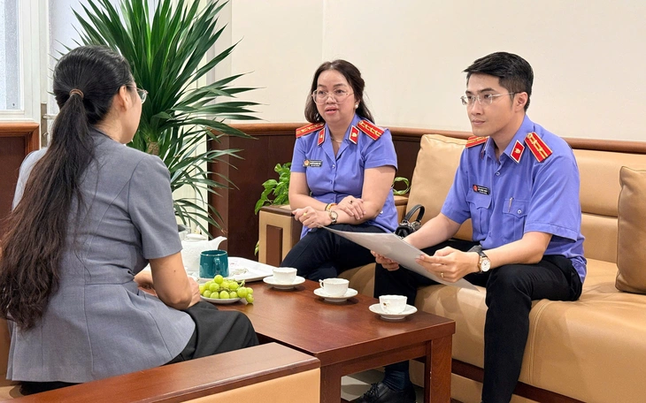 Viện trưởng Viện KSND tỉnh Quảng Trị giữ chức Viện trưởng Viện KSND TP Huế - Ảnh 3.