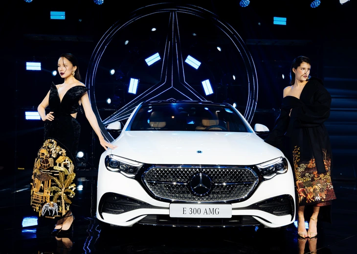 Mercedes tiếp tục lắp ráp E-Class tại Việt Nam, lần đầu có camera selfie trên bảng táp-lô - Ảnh 1. Mercedes tiếp tục lắp ráp E-Class tại Việt Nam, lần đầu có camera selfie trên bảng táp lô - Ảnh 1.