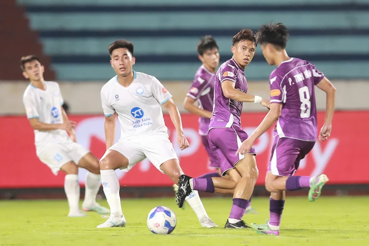 CLB Nam Định thua trận thứ 3 liên tiếp ở V-League 2025-2026 - Ảnh 1.