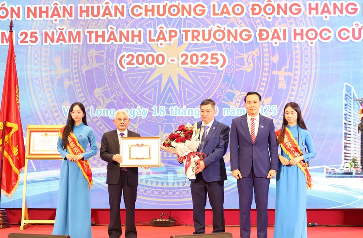 Trường đại học Cửu Long nhận Huân chương lao động hạng Nhì - Ảnh 5.