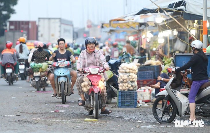 ngược chiều - Ảnh 12.