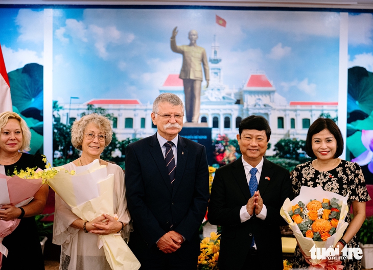 Chủ tịch Quốc hội Hungary: TP.HCM đã có bước tiến khổng lồ trong 10 năm - Ảnh 7. Chủ tịch Quốc hội Hungary: TP.HCM đã có bước tiến khổng lồ trong 10 năm - Ảnh 7.