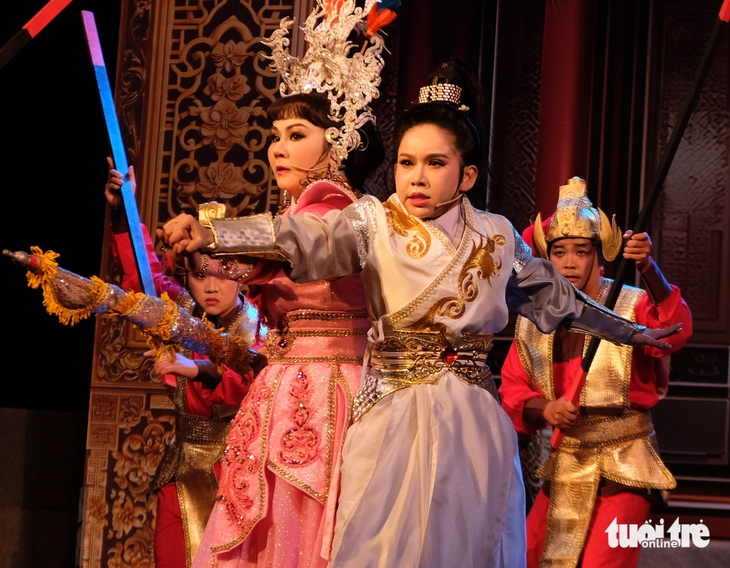Tại sao Tú Sương phải ca bằng giọng của Trinh Trinh? - Ảnh 3. Tú Sương - Ảnh 3.