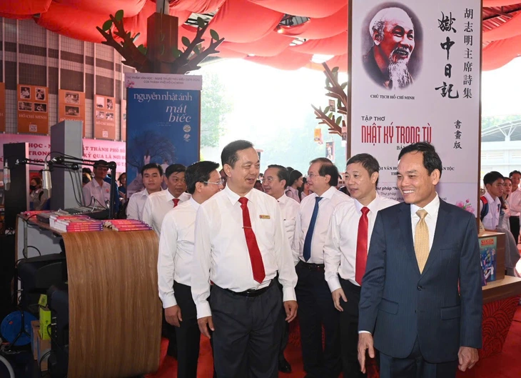 Bí thư Trần Lưu Quang dự Hội nghị Tổng kết 50 năm văn học, nghệ thuật TP HCM - Ảnh 2. TP.HCM - Ảnh 2.