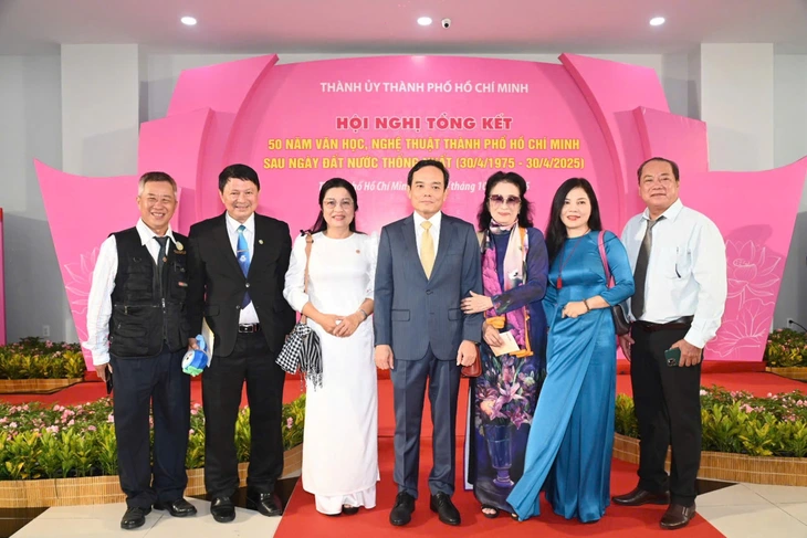 Bí thư Trần Lưu Quang dự Hội nghị Tổng kết 50 năm văn học, nghệ thuật TP HCM - Ảnh 4.