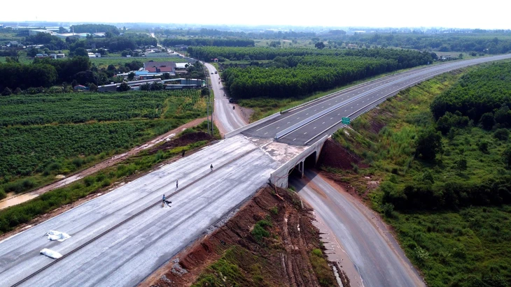 cao tốc - Ảnh 18.