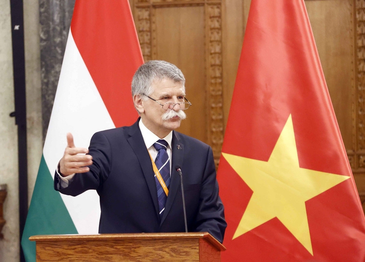 Chủ tịch Quốc hội Hungary dâng hoa tưởng nhớ học giả Sandor Korosi Csoma tại Vũng Tàu - Ảnh 2. Hungary - Ảnh 2.