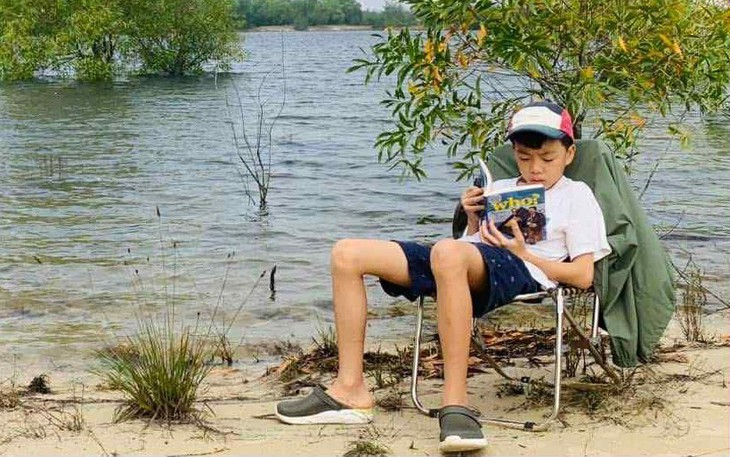 Làm thế nào cho con tuổi thơ hạnh phúc? - Kỳ 3: Cùng con ra đảo sống thiếu thốn mà vui - Ảnh 3.