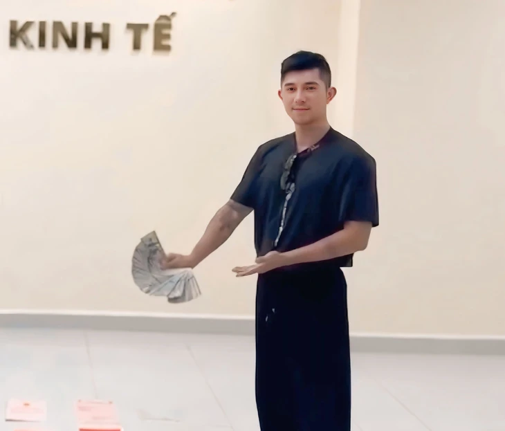 Chuyên gia lý giải nụ cười khó hiểu của Lương Bằng Quang - Ảnh 1.