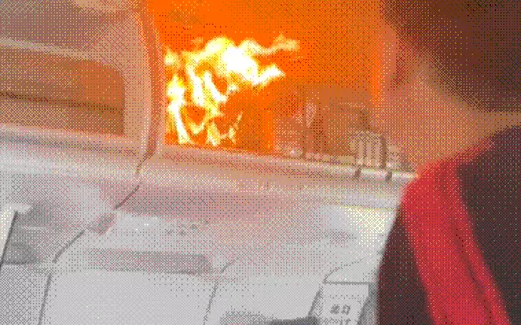 Nhật Bản phát triển 'bình chữa cháy di động' cho pin lithium - Ảnh 2.