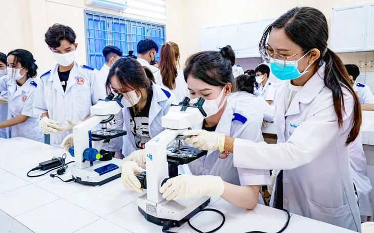 Đào tạo y khoa - công nghệ hay AI không thể thay thế người Thầy - Ảnh 3.