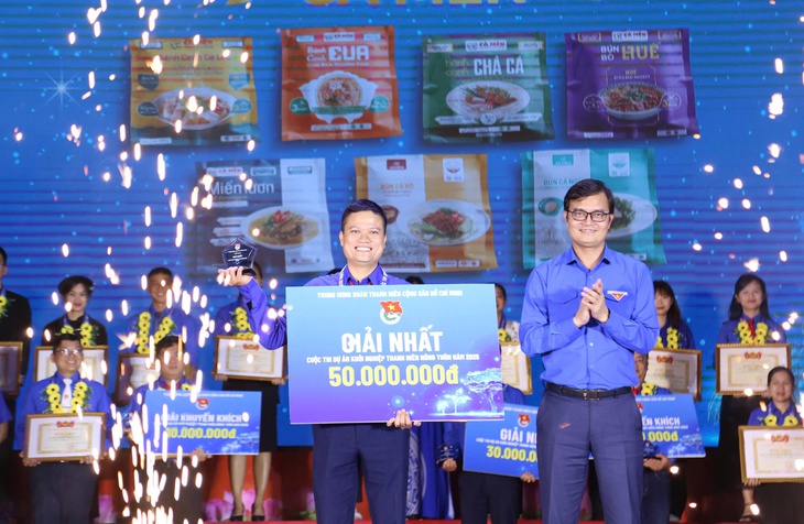 Chàng trai xuất khẩu món ăn dân dã đoạt giải nhất cuộc thi Dự án khởi nghiệp thanh niên nông thôn - Ảnh 1.