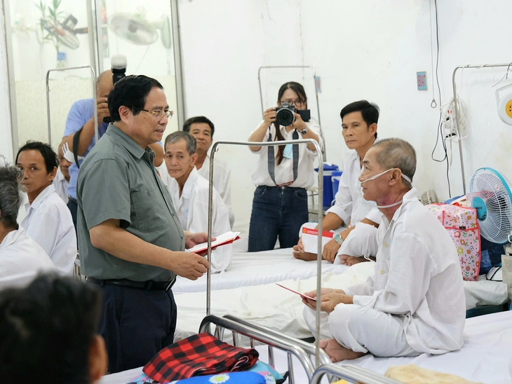 Thủ tướng chỉ đạo 'nóng' mua ngay máy xạ trị cho Bệnh viện Ung bướu Cần Thơ - Ảnh 1.