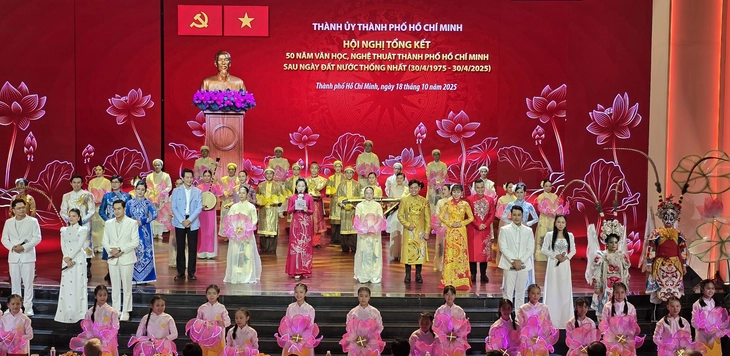 50 năm văn học nghệ thuật TP.HCM: Bồi đắp tâm hồn con người thành phố - Ảnh 1. văn học nghệ thuật TP.HCM - Ảnh 1.