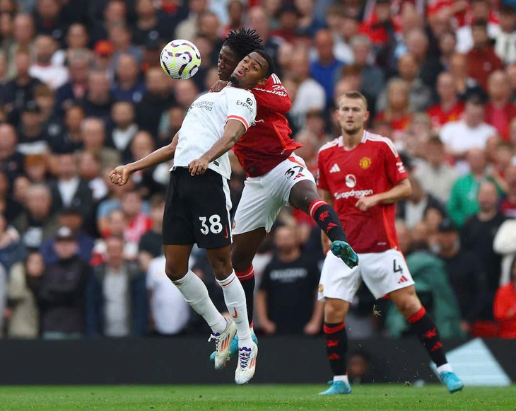 Nỗ lực chạy thoát khủng hoảng - Ảnh 1. Premier League - Ảnh 1.