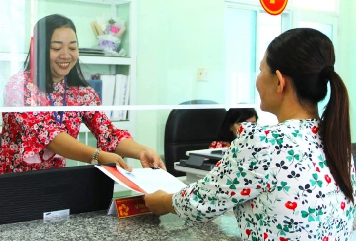 Công chức cấp xã được quyền chứng thực hợp đồng, giao dịch liên quan bất động sản - Ảnh 1. công chức - Ảnh 1.