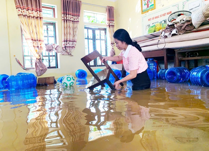 Dồn sức sửa trường đón học trò sau bão - Ảnh 2.