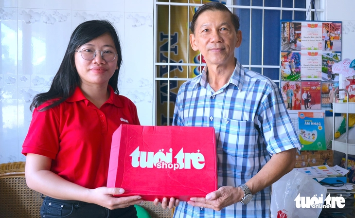 Tuổi Trẻ Shop tặng quà cho bạn đọc ở Sa Đéc - Ảnh 1.