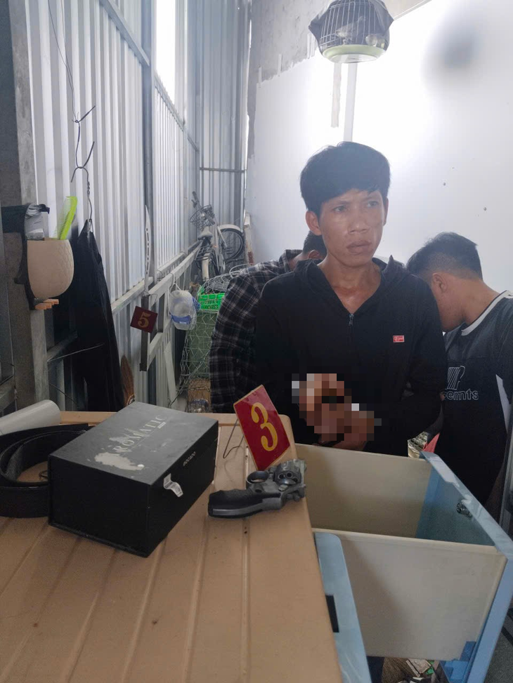 Khởi tố bị can tàng trữ vũ khí quân dụng ở Đồng Tháp - Ảnh 1.