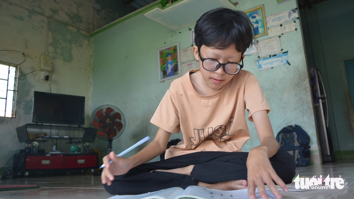 Tú ‘tí hon’ vui tính phiêu lưu vào... giảng đường Đại học Nông Lâm TP.HCM - Ảnh 1.