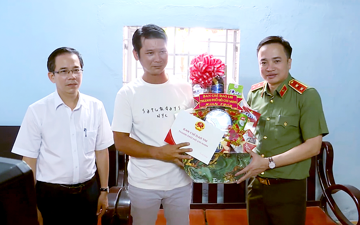 Mô hình 'Tổ công tác 3 trong 1' Công an TP.HCM vừa ra mắt hoạt động ra sao? - Ảnh 1.