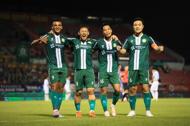 Không Công Phượng, Trường Tươi Đồng Nai thắng nhờ Minh Vương - Ảnh 1.