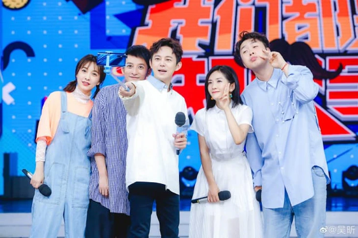 Bạn bè sợ hãi vì MC Lý Duy Gia mắc chứng sạch sẽ cực đoan - Ảnh 2.