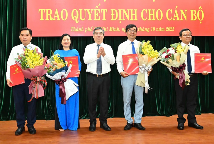 TP.HCM tiếp tục chỉ định 14 cán bộ về làm lãnh đạo cấp xã - Ảnh 2.