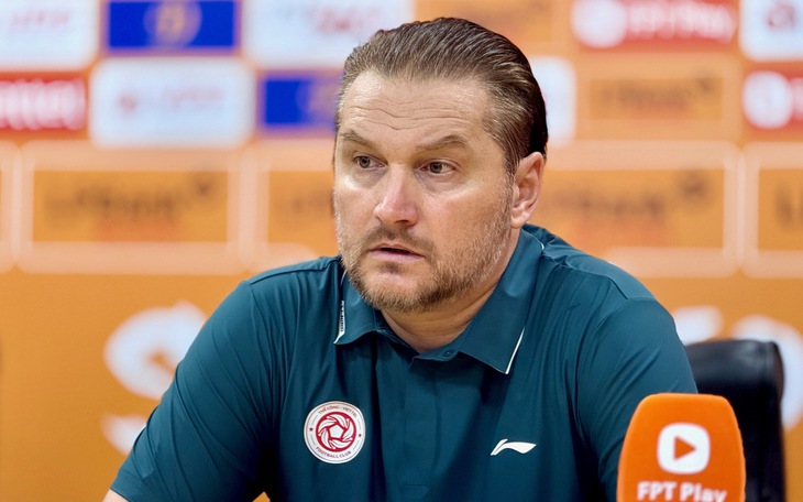 HLV Popov ám chỉ V-League có nhiều liên minh - Ảnh 3.
