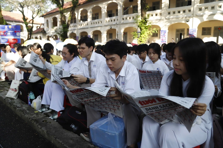 Học sinh, sinh viên TP.HCM hưởng ứng chiến dịch 'Không một mình - Cùng nhau an toàn trực tuyến' - Ảnh 4.