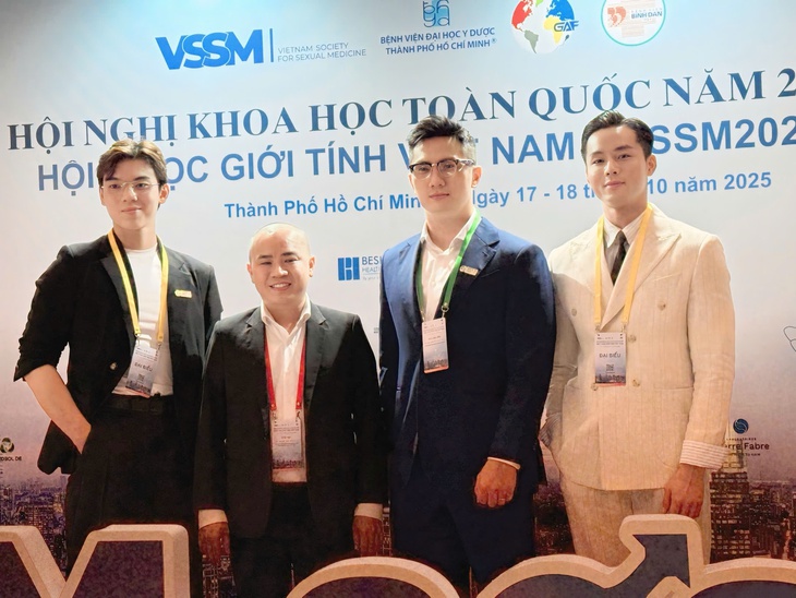 Nam vương Vũ Linh bất ngờ xuất hiện tại VSSM 2025 - Ảnh 2.