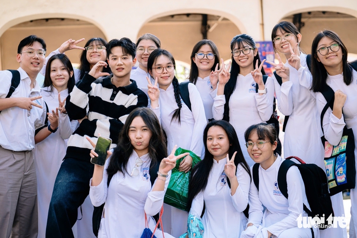 Học sinh hào hứng với dàn KOLs tại lễ phát động chiến dịch chống tội phạm mạng - Ảnh 1.