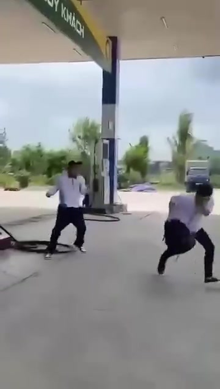 bạo lực học đường - Ảnh 1.