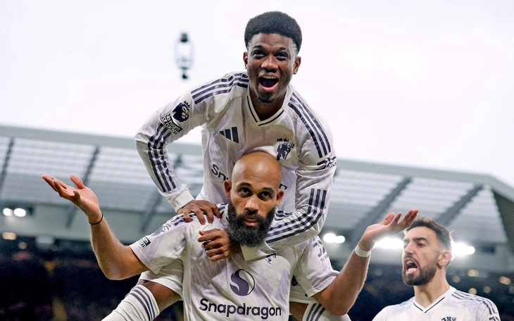 Người hâm mộ muốn Man United 'trả lại' băng đội trưởng cho Maguire - Ảnh 5.