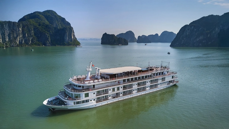 Paradise Legacy - hải trình chạm cảm xúc giữa vịnh di sản - Ảnh 1. paradise legacy - Ảnh 1.