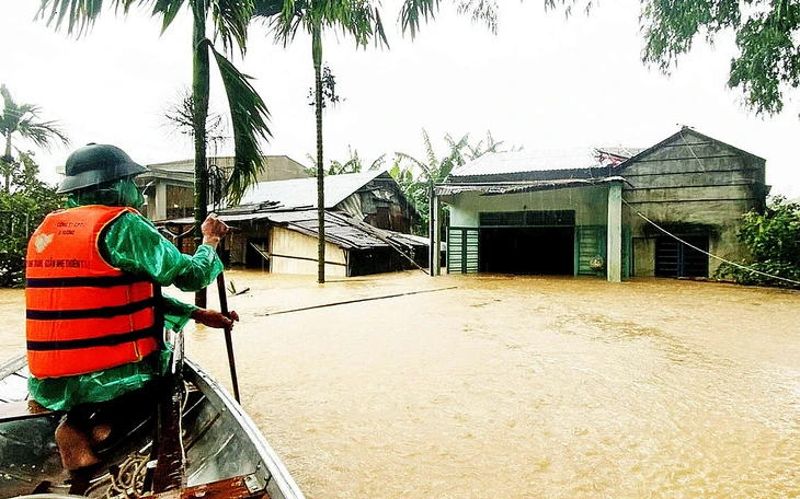 Bão Thần Gió bắt đầu đi xuống phía Nam, giữ hướng thẳng về Đà Nẵng đến Quảng Ngãi- Ảnh 2.