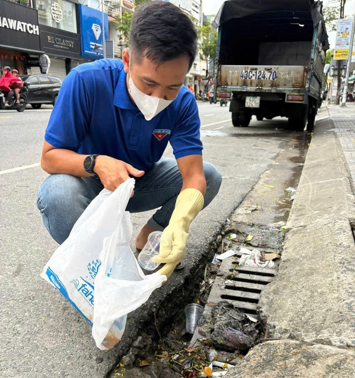 Bão Thần Gió sẽ vào Quảng Trị đến Đà Nẵng, thay đổi vị trí đổ bộ ban đầu - Ảnh 3.
