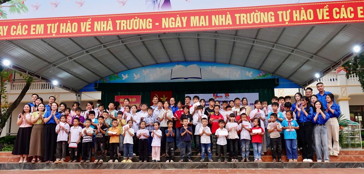 70 suất học bổng 'Ngăn dòng bỏ học’ đến với học sinh miền núi Thanh Hóa - Ảnh 5.