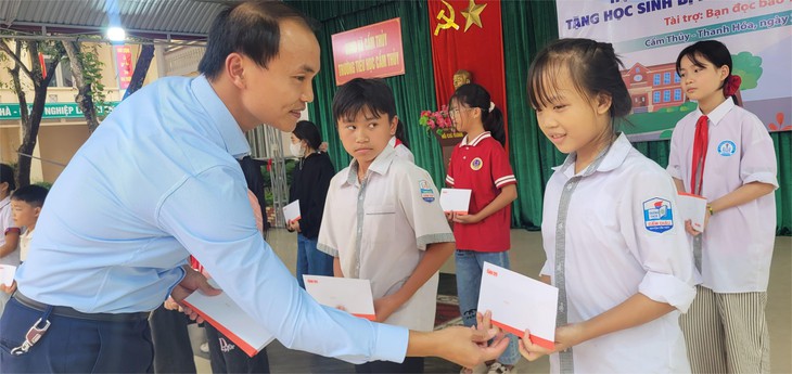 70 suất học bổng 'Ngăn dòng bỏ học’ đến với học sinh miền núi Thanh Hóa - Ảnh 6.
