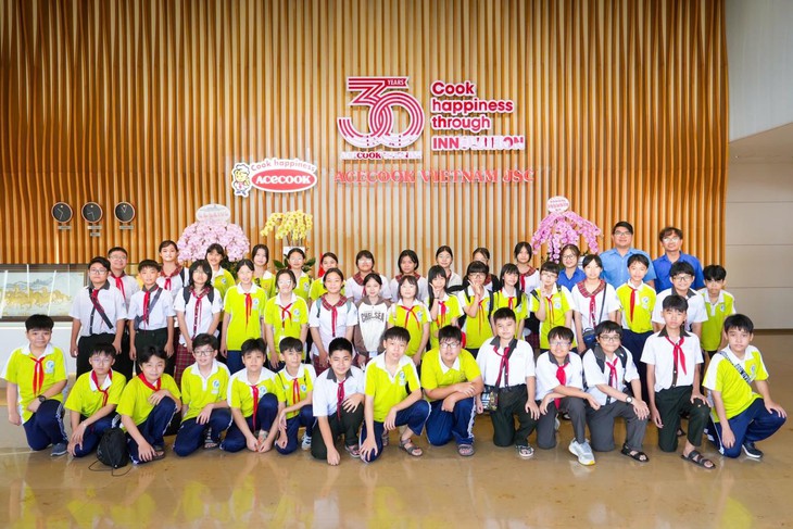 Khơi dậy tư duy sáng tạo từ buổi học thực tế tại Acecook - Ảnh 1.